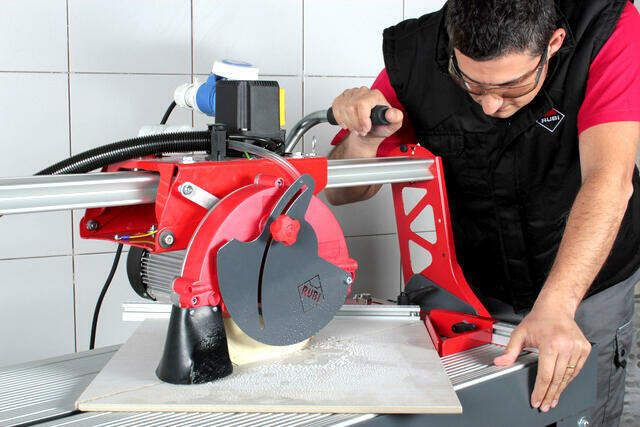 The best tile saw - RUBI DC-250 Featured Image