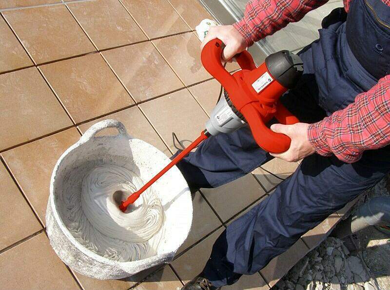 How to mix mortar for tile installation